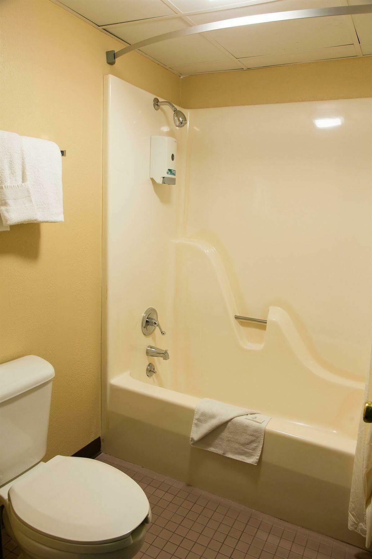 Angel Inn Near Imax, A Travelodge By Wyndham Branson Luaran gambar
